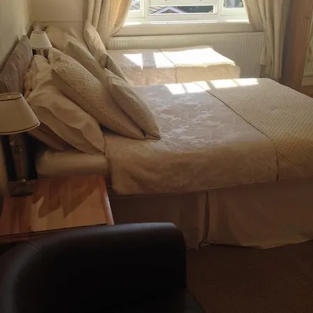 Rounton House روبن هودز باي