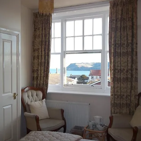 Rounton House روبن هودز باي
